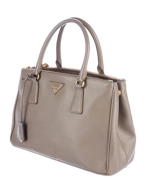 prada pochette saffiano lux|Prada saffiano lux tote small.